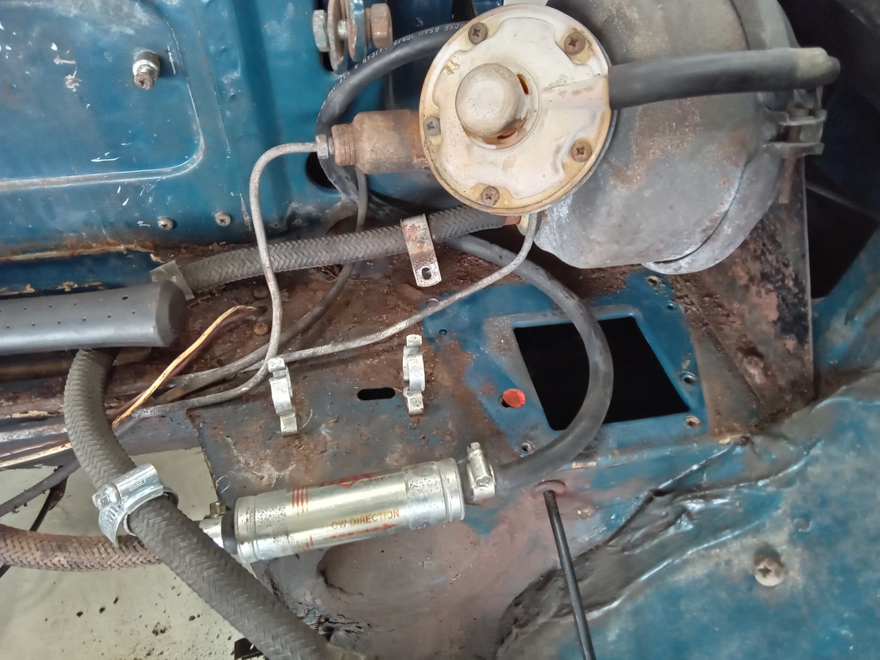 13.03.2025 1973 mg roadster blue strip down (32)