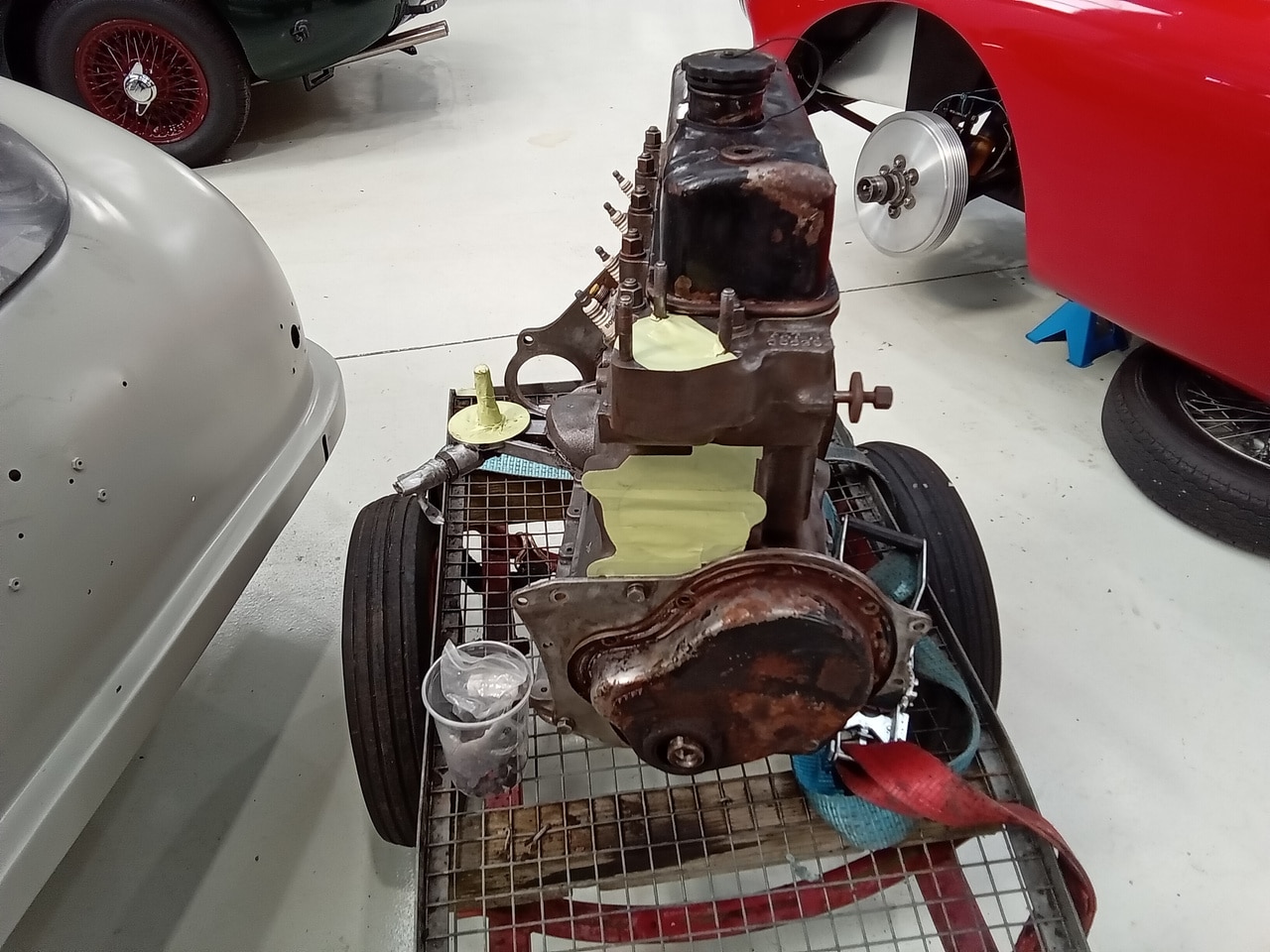 13.03.2025 1973 mg roadster blue strip down (339)