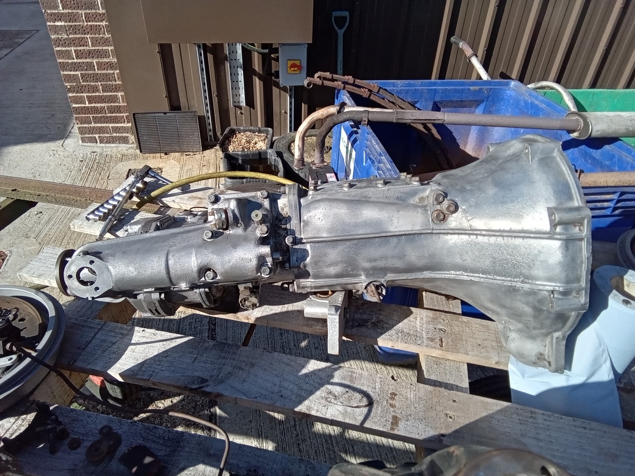 13.03.2025 1973 mg roadster blue strip down (345)