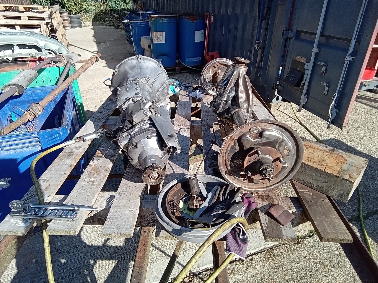 13.03.2025 1973 mg roadster blue strip down (347)