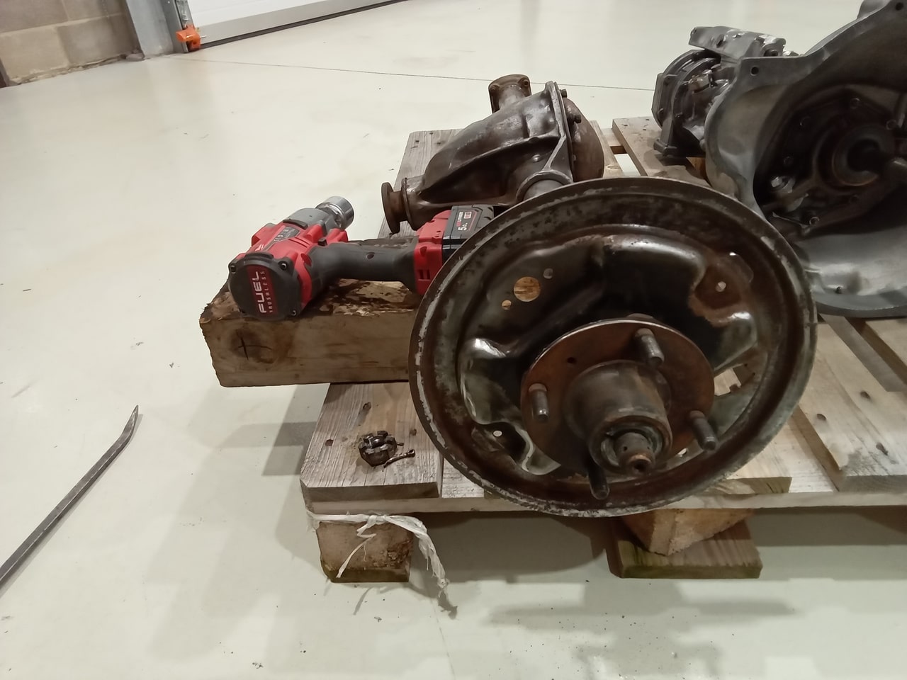 13.03.2025 1973 mg roadster blue strip down (351)