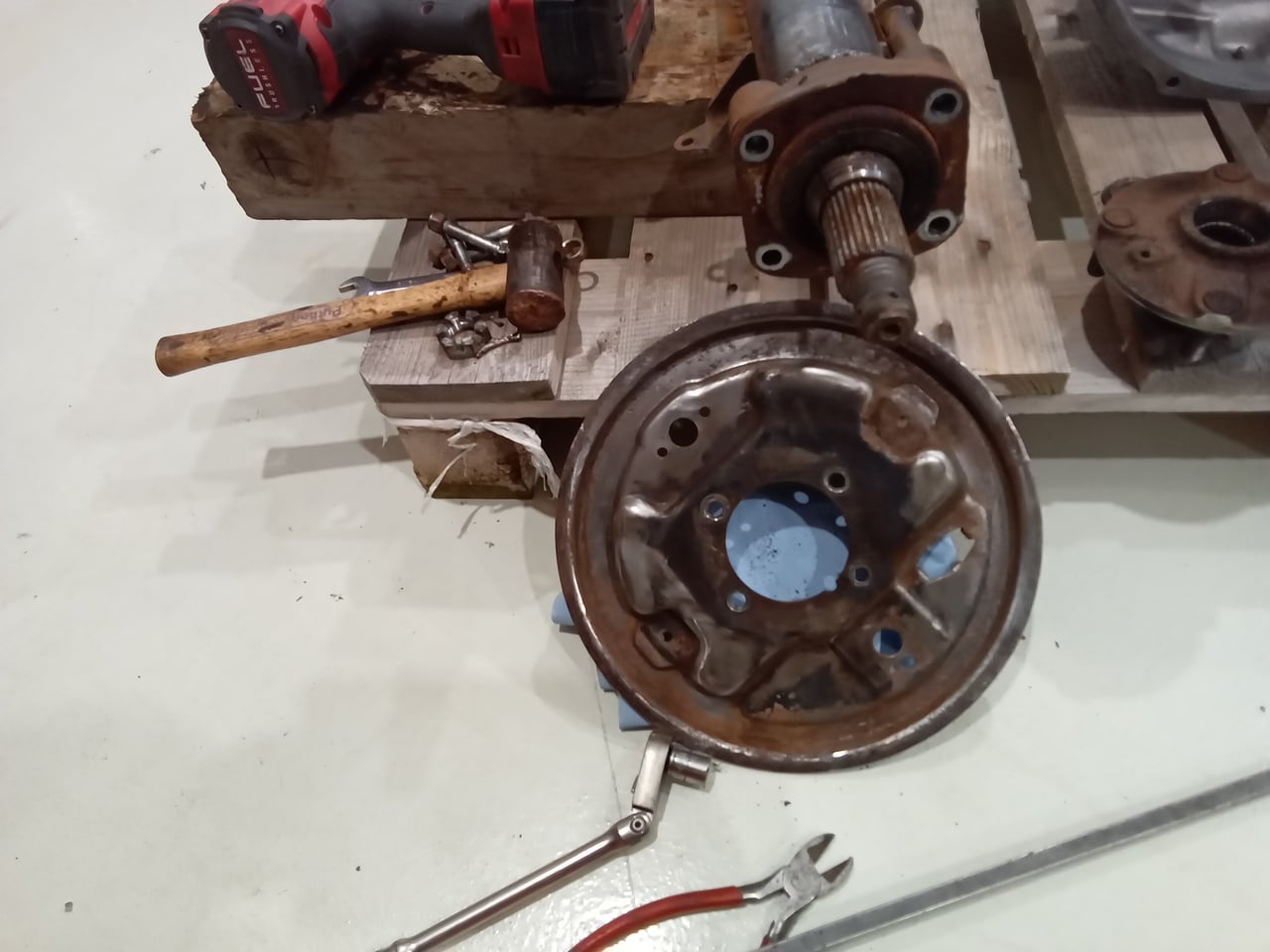 13.03.2025 1973 mg roadster blue strip down (357)