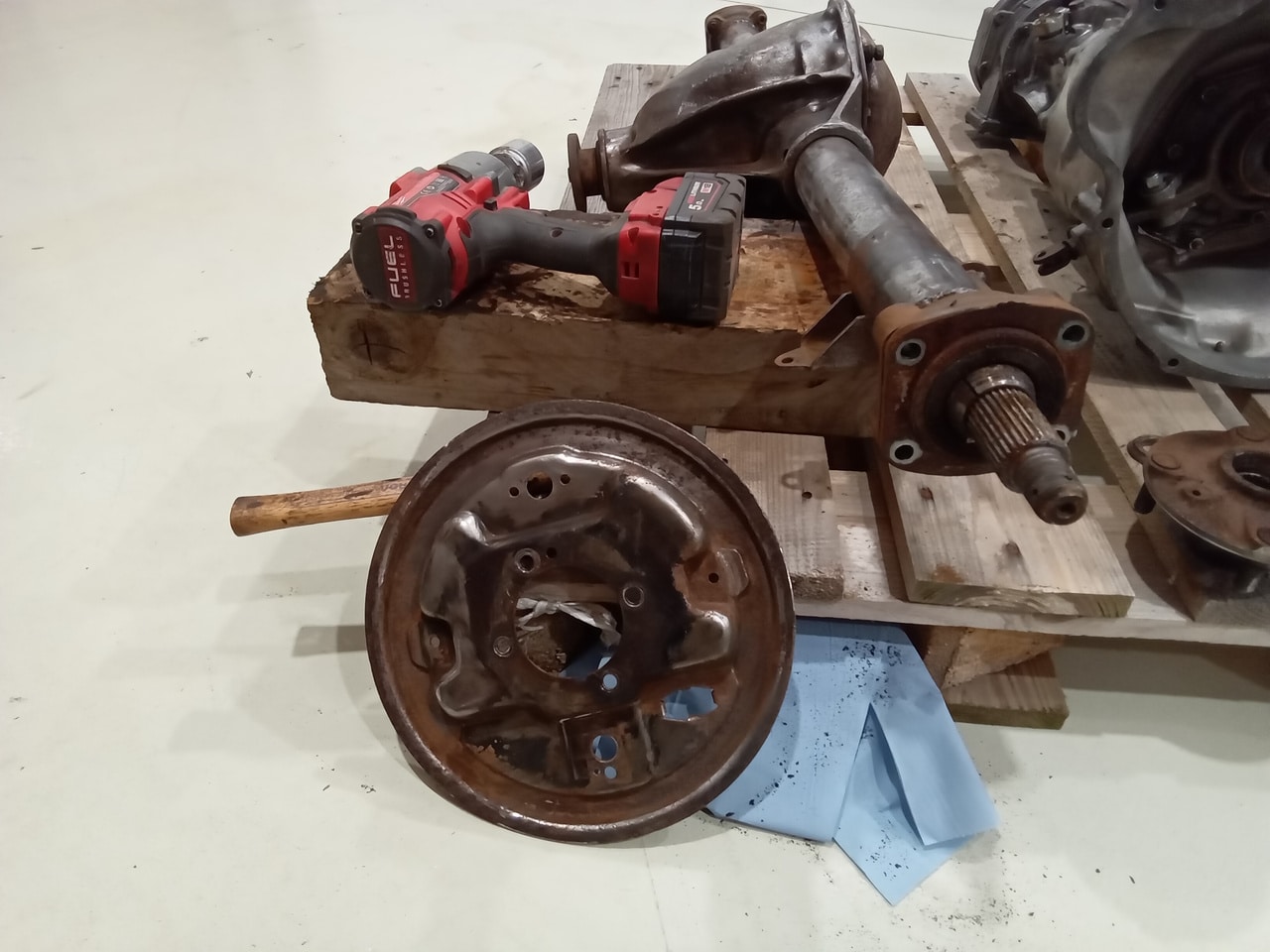 13.03.2025 1973 mg roadster blue strip down (359)