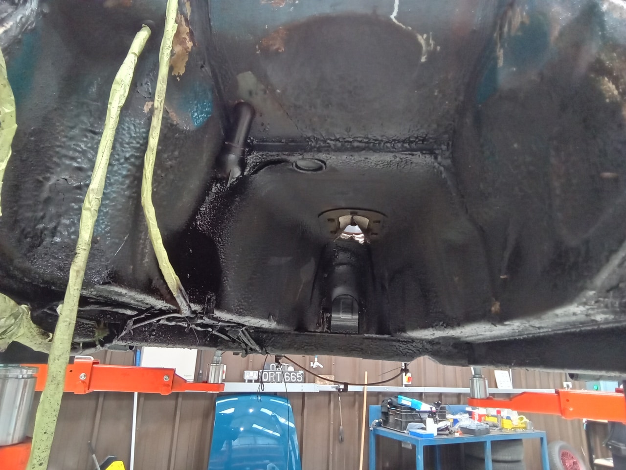 13.03.2025 1973 mg roadster blue strip down (369)
