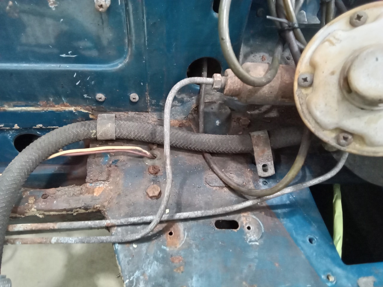 13.03.2025 1973 mg roadster blue strip down (372)