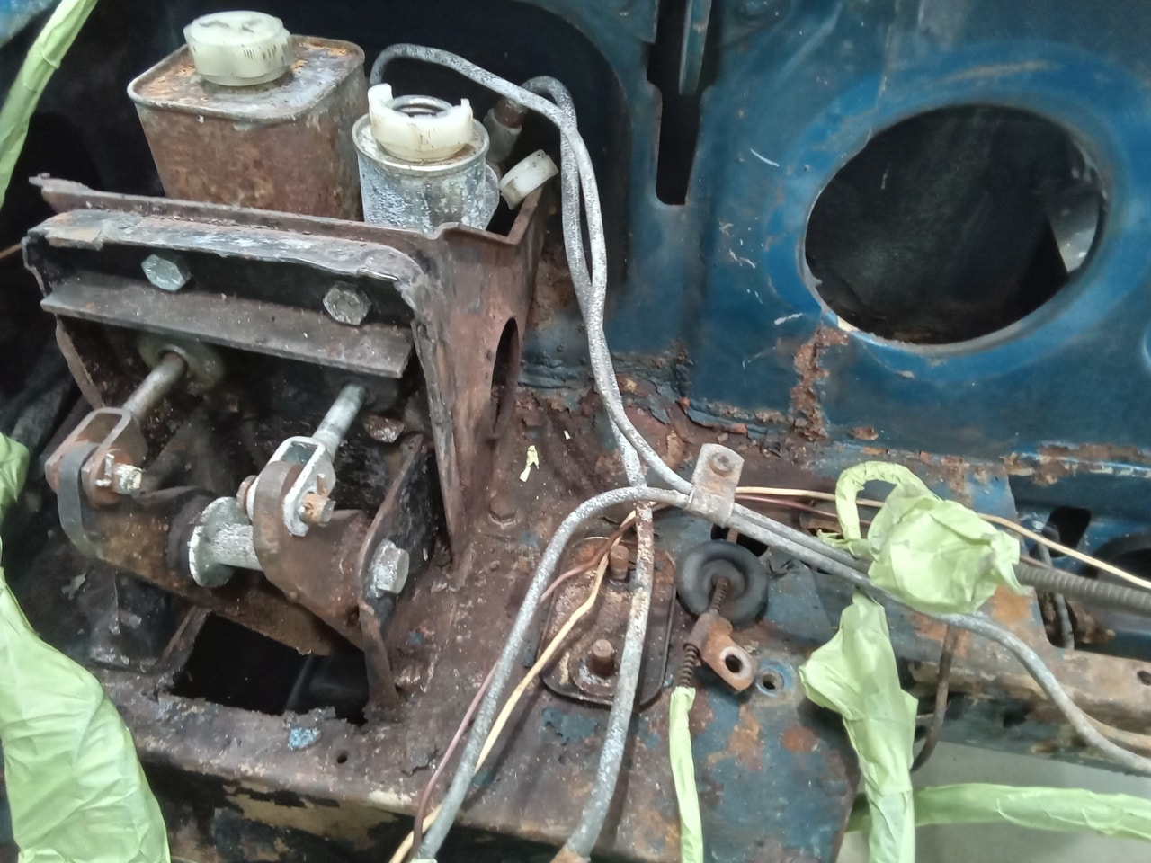 13.03.2025 1973 mg roadster blue strip down (374)