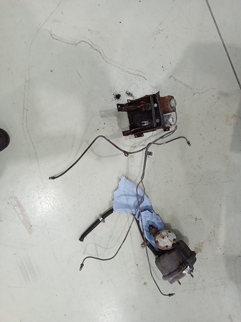 13.03.2025 1973 mg roadster blue strip down (377)