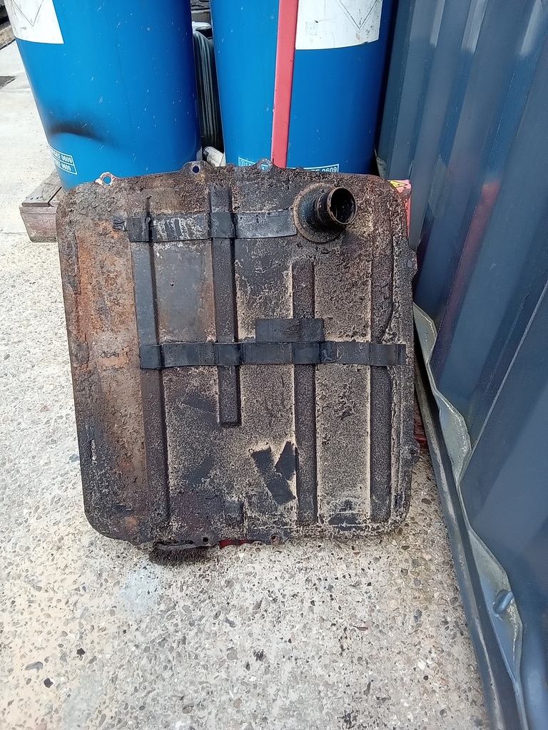 13.03.2025 1973 mg roadster blue strip down (388)