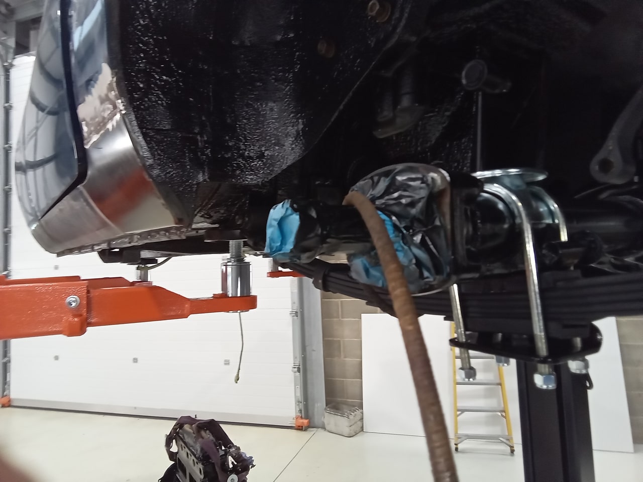 13.03.2025 1973 mg roadster blue strip down (435)