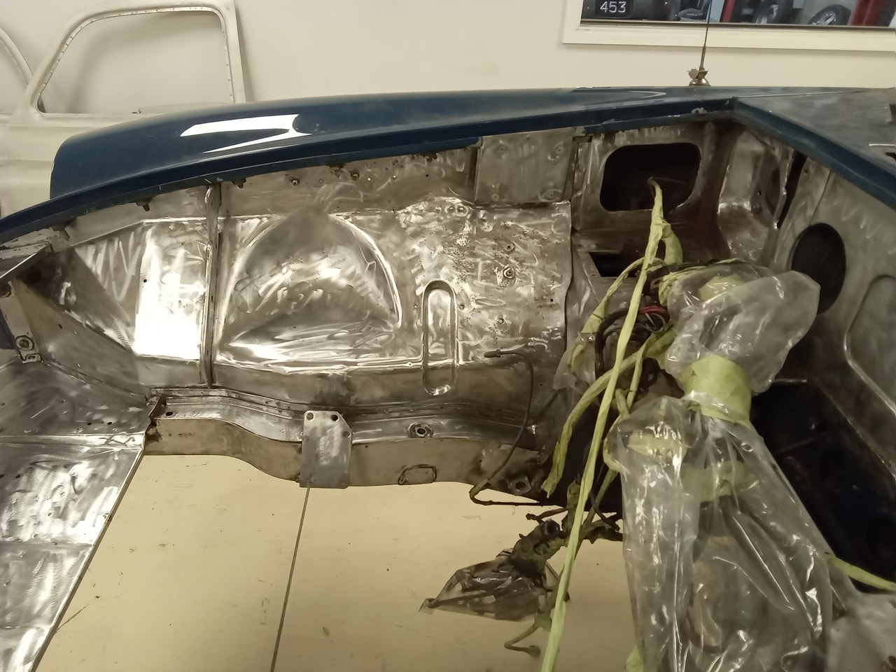 13.03.2025 1973 mg roadster blue strip down (445)
