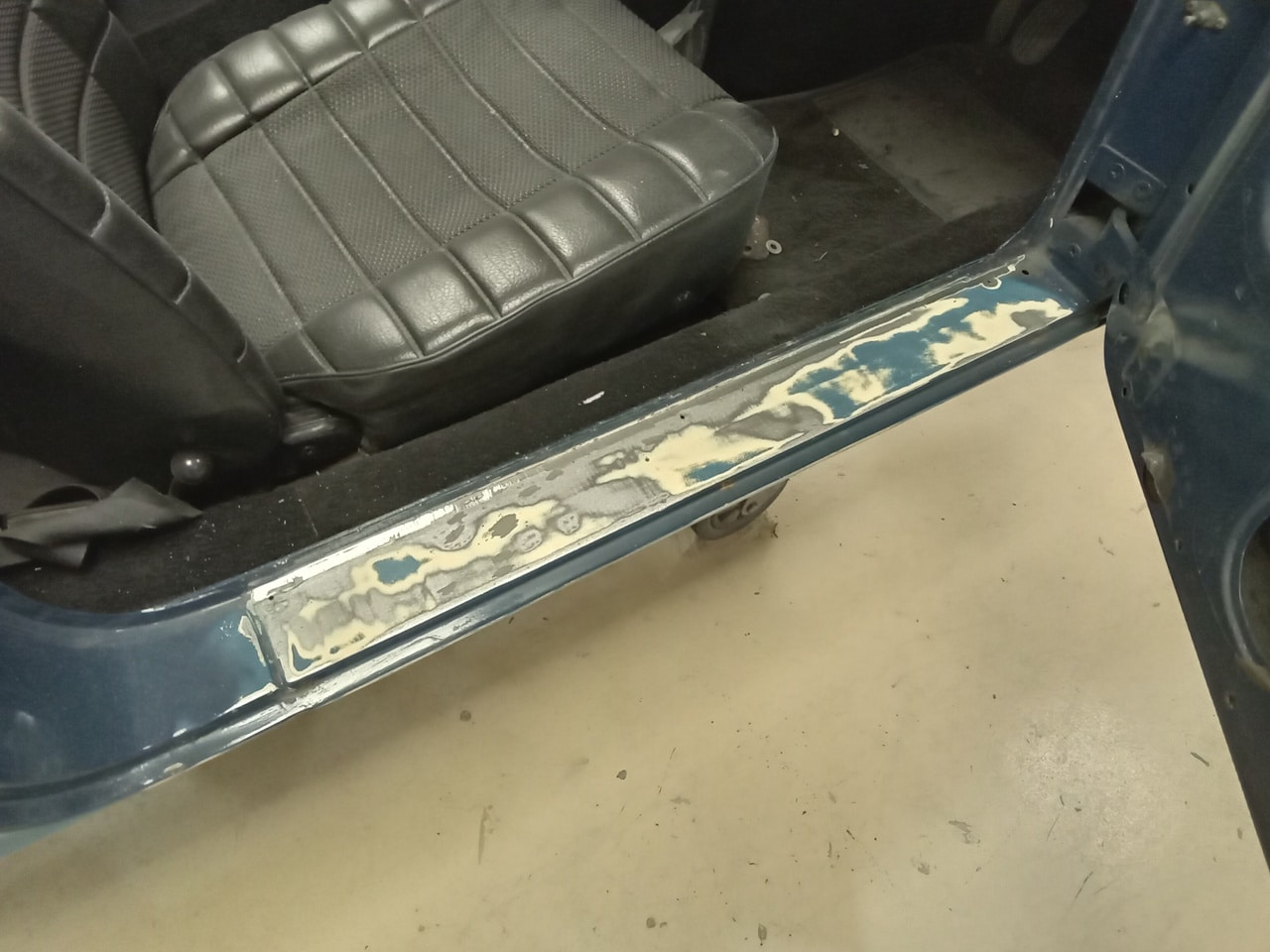 13.03.2025 1973 mg roadster blue strip down (455)