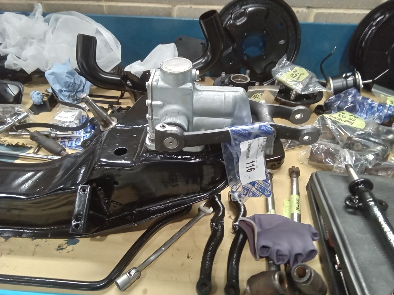 13.03.2025 1973 mg roadster blue strip down (465)