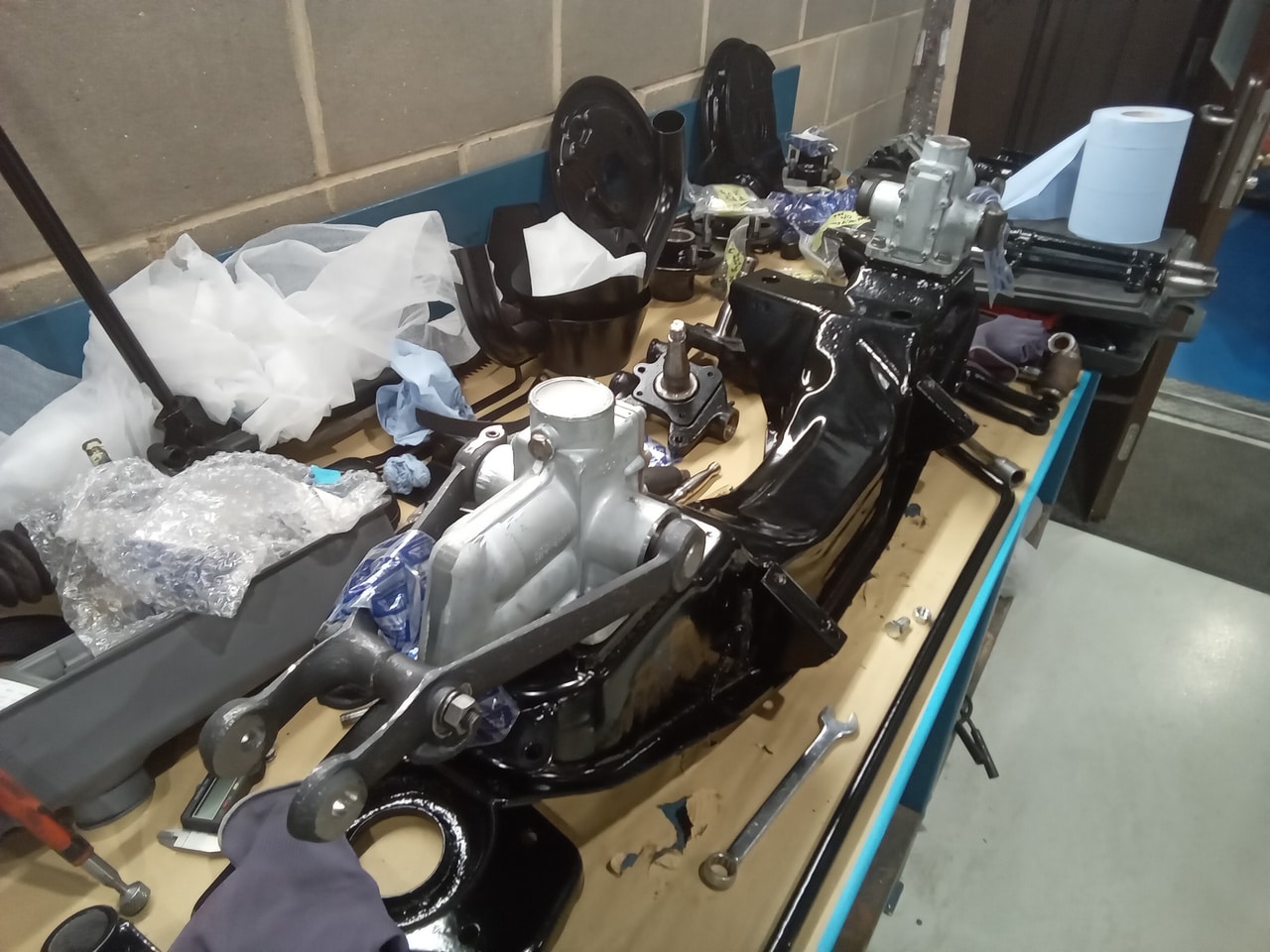 13.03.2025 1973 mg roadster blue strip down (466)