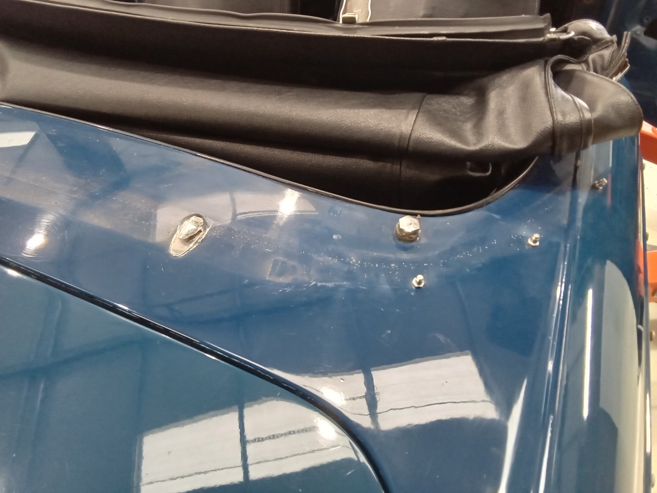 13.03.2025 1973 mg roadster blue strip down (47)