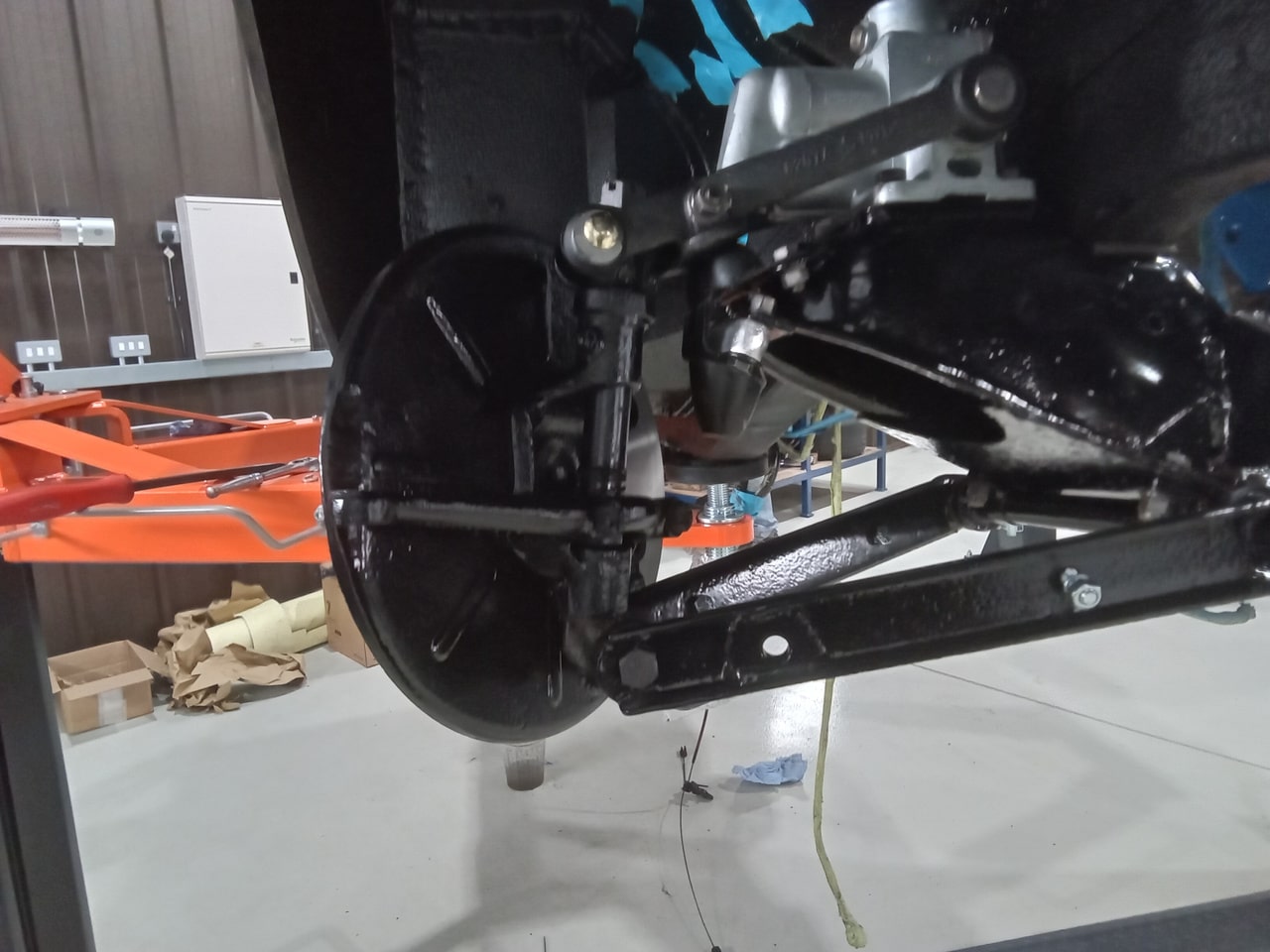 13.03.2025 1973 mg roadster blue strip down (495)