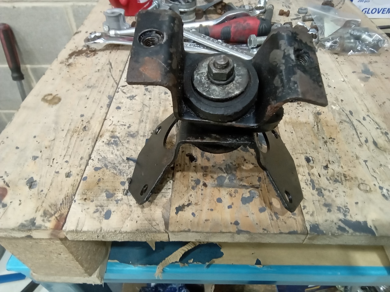 13.03.2025 1973 mg roadster blue strip down (500)