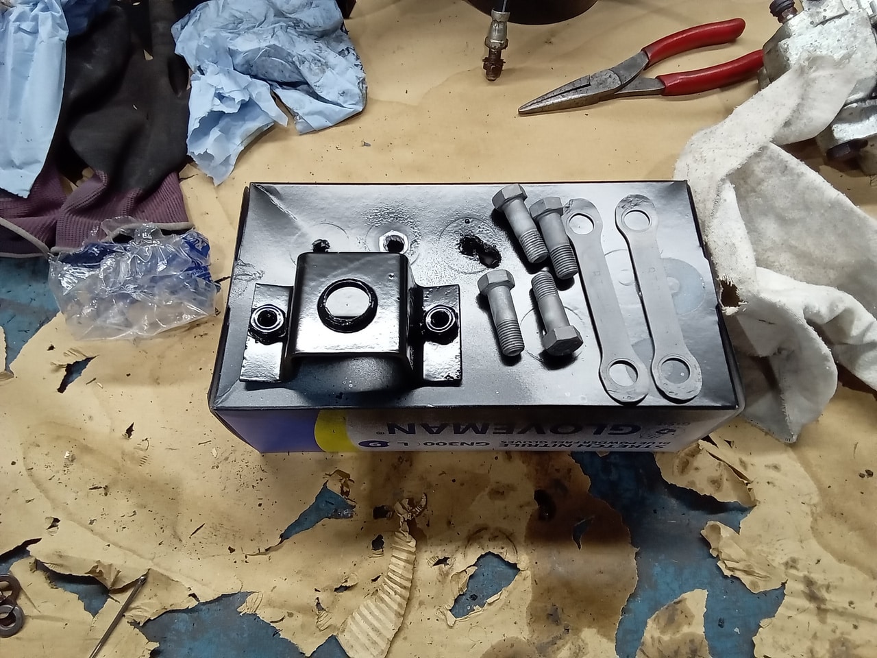 13.03.2025 1973 mg roadster blue strip down (505)
