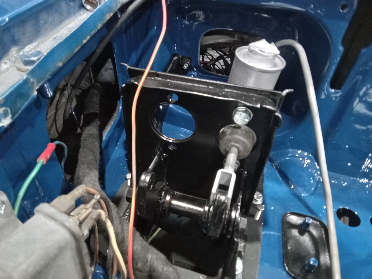 13.03.2025 1973 mg roadster blue strip down (510)