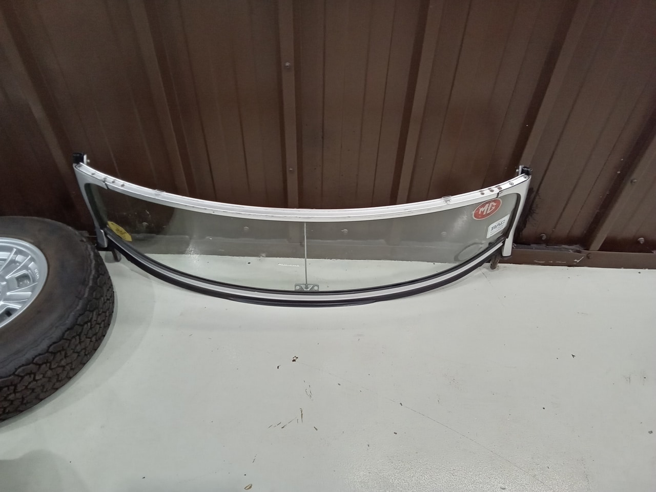13.03.2025 1973 mg roadster blue strip down (53)
