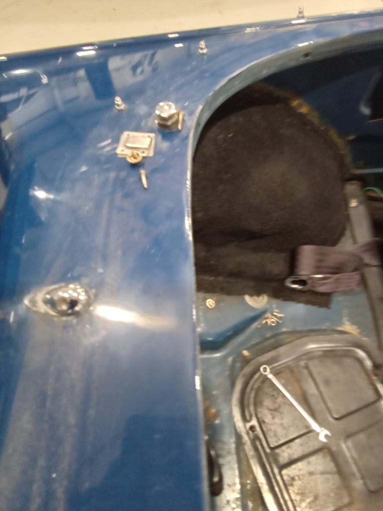 13.03.2025 1973 mg roadster blue strip down (60)