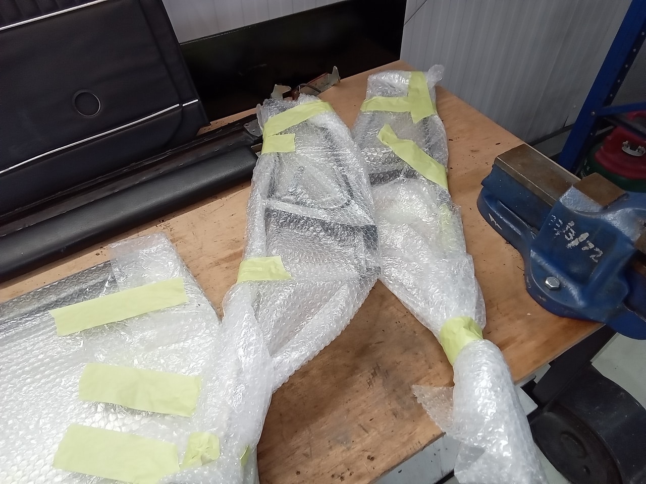 13.03.2025 1973 mg roadster blue strip down (68)