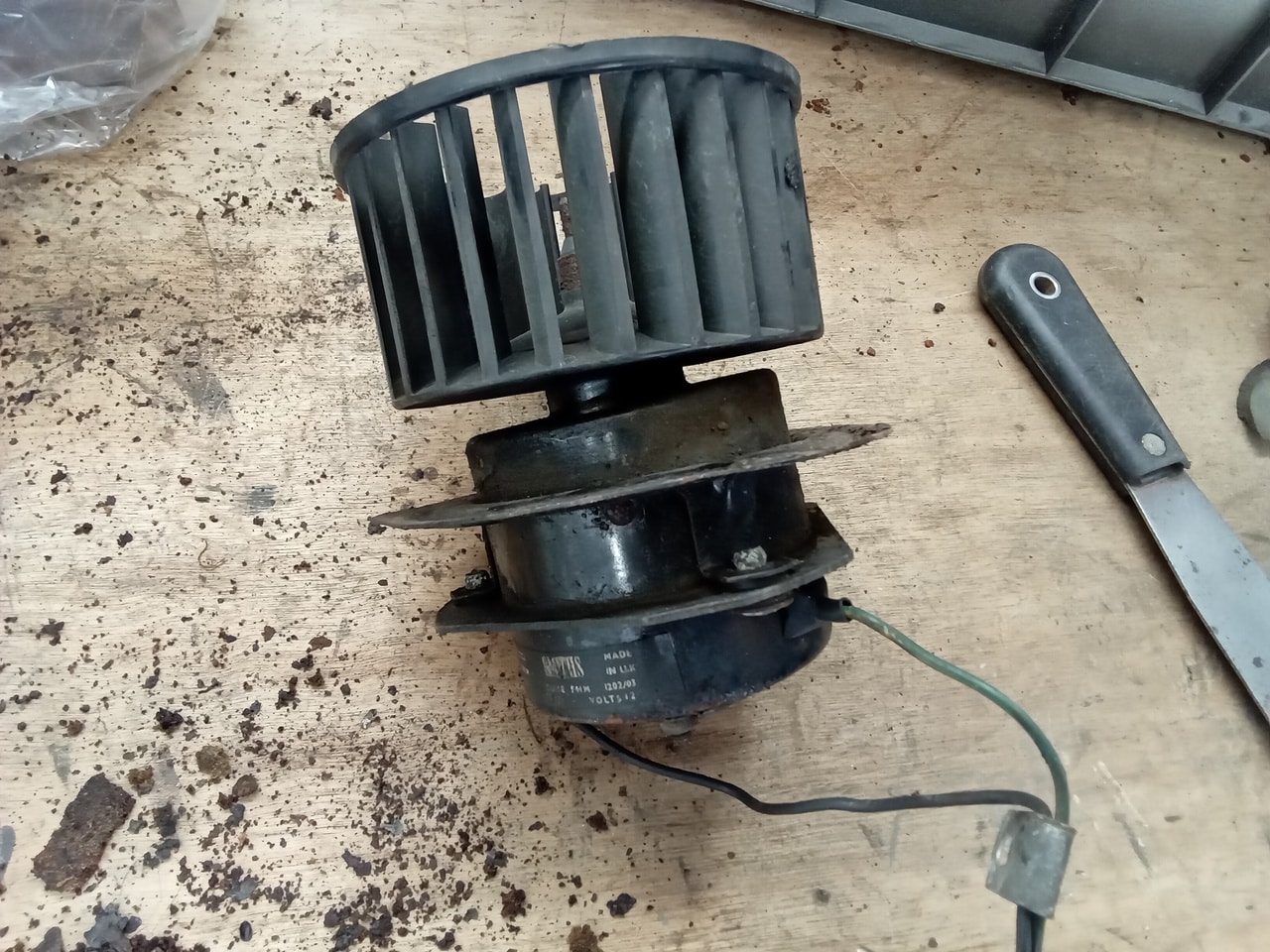 13.03.2025 1973 mg roadster blue strip down (89)