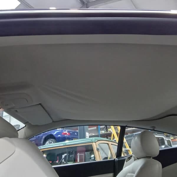 13.03.2025 2006 jaguar xkr black headlining (1)