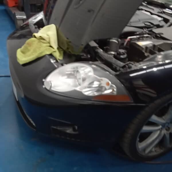 13.03.2025 2006 jaguar xkr polishing headlights (5)
