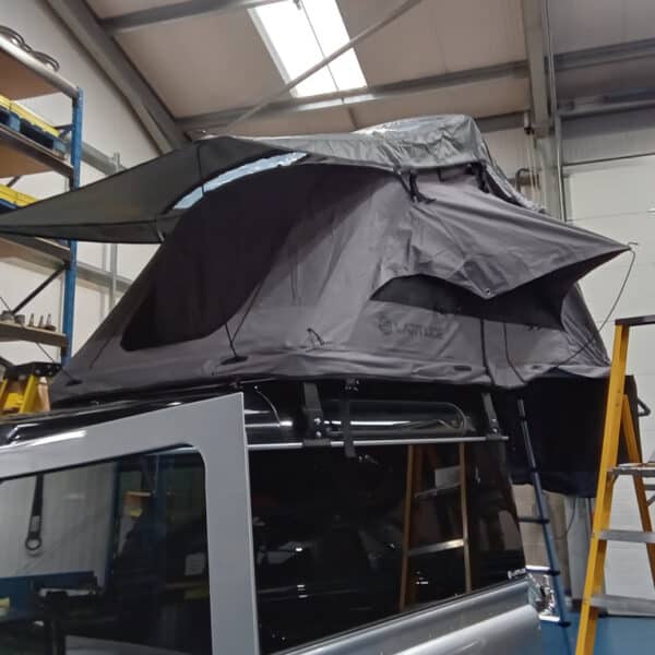 13.03.2025 2012 land rover defender 90 silver roff tent erection (5)