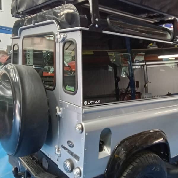 13.03.2025 2012 land rover defender 90 roof tent disassembly (3)