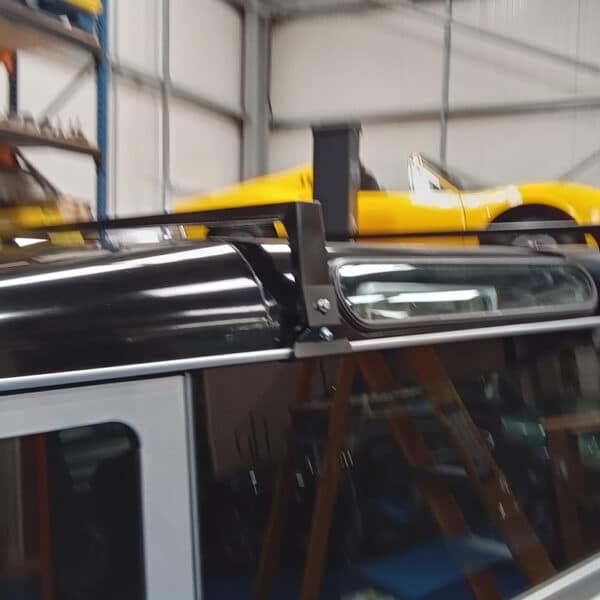 13.03.2025 2012 land rover defender 90 silver roof tent (1)