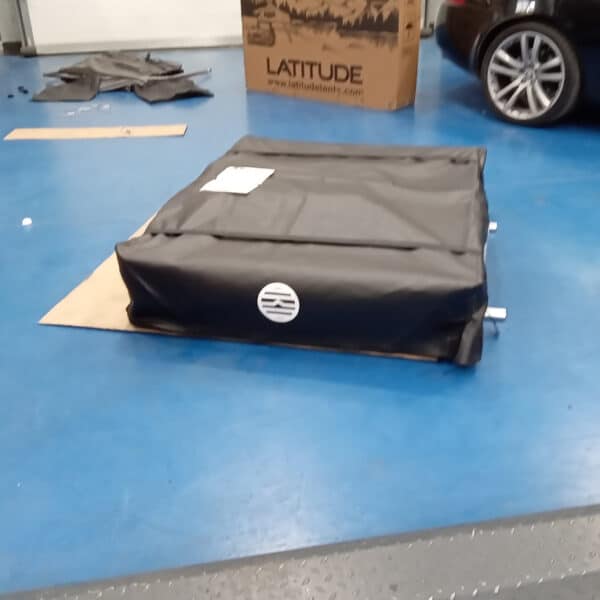 13.03.2025 2012 land rover defender 90 silver roof tent (6)