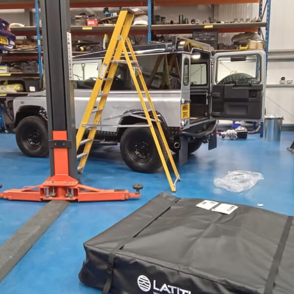 13.03.2025 2012 land rover defender 90 silver roof tent (8)