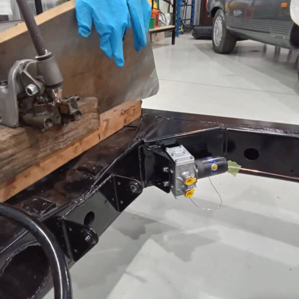 14032025 1954 jaguar xk120 chassis build up (16)