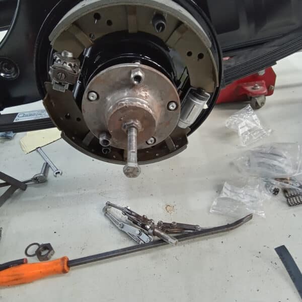 14032025 1954 jaguar xk120 chassis build up (31)
