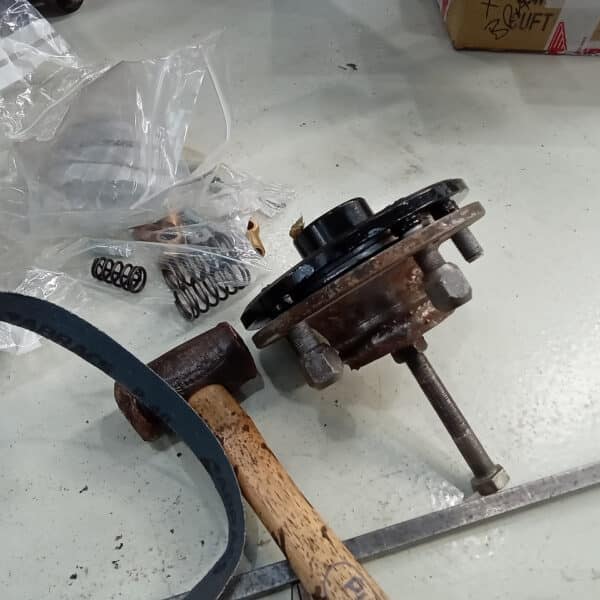 14032025 1954 jaguar xk120 chassis build up (33)