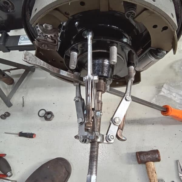14032025 1954 jaguar xk120 chassis build up (8)