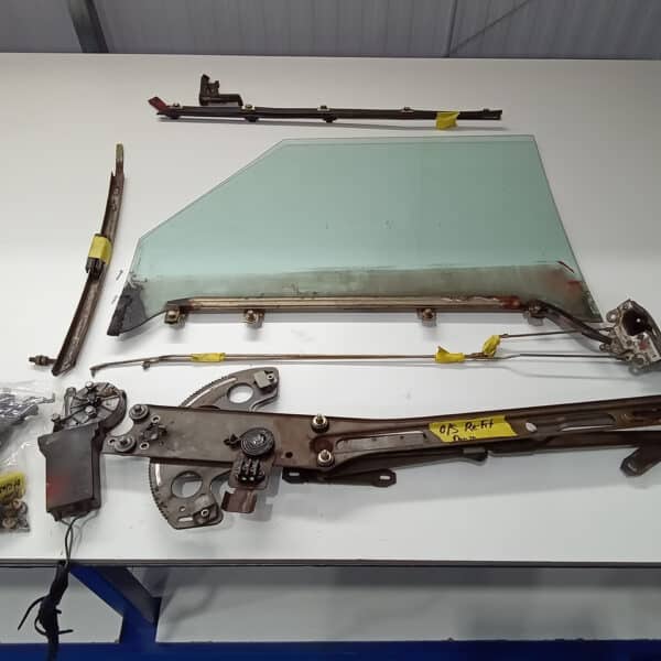 14032025 1968 mercedes 350 sl strip down (18)