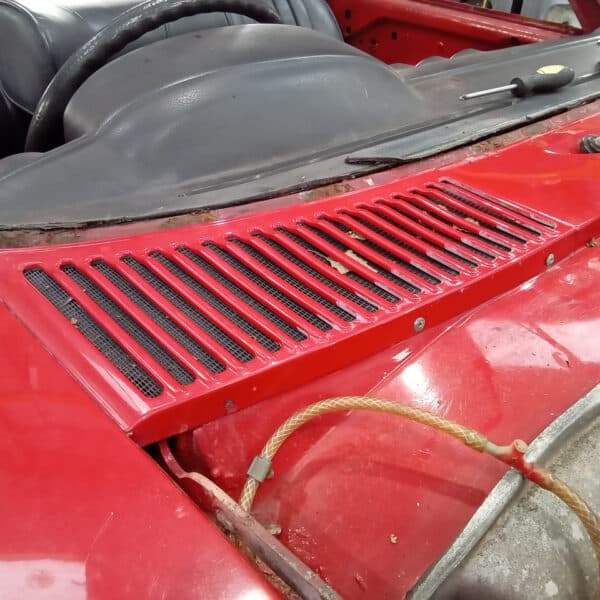 14032025 1968 mercedes 350 sl strip down (19)