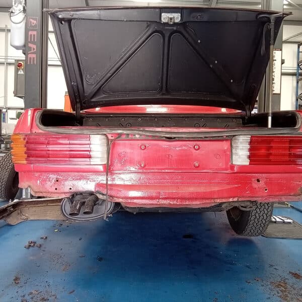 14032025 1968 mercedes 350 sl strip down (2)