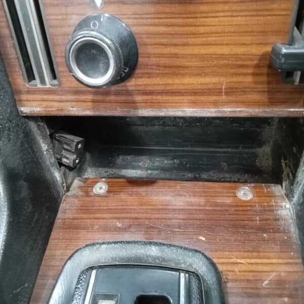 14032025 1968 mercedes 350 sl strip down (25)