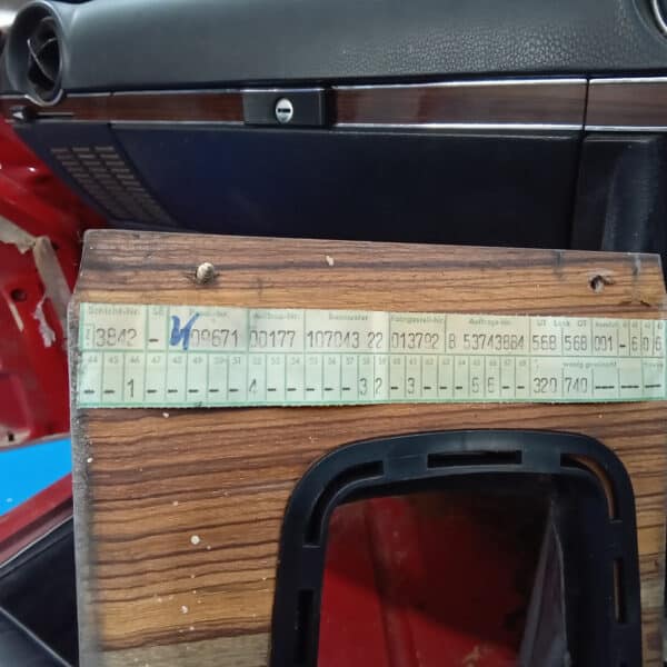 14032025 1968 mercedes 350 sl strip down (30)