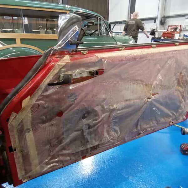 14032025 1968 mercedes 350 sl strip down (6)