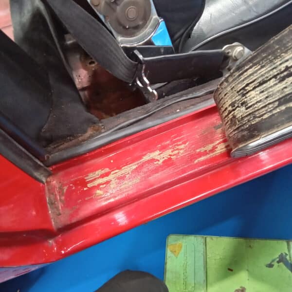 14032025 1968 mercedes 350 sl strip down (8)