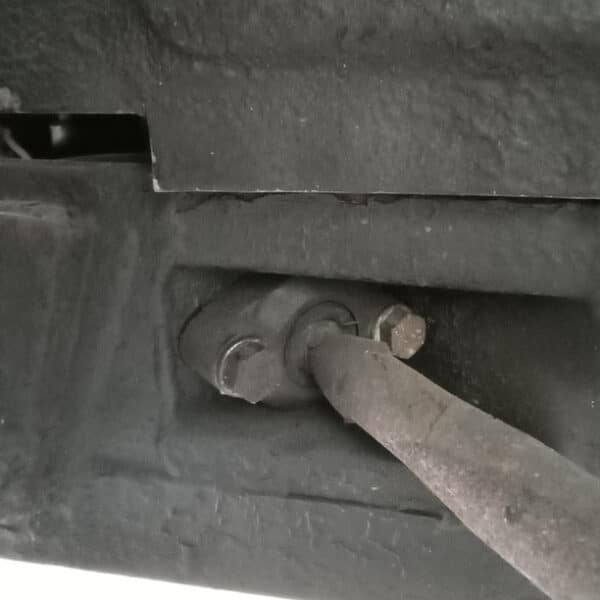 14032025 1969 aston martin db6 suspension and steering hub strip (12)