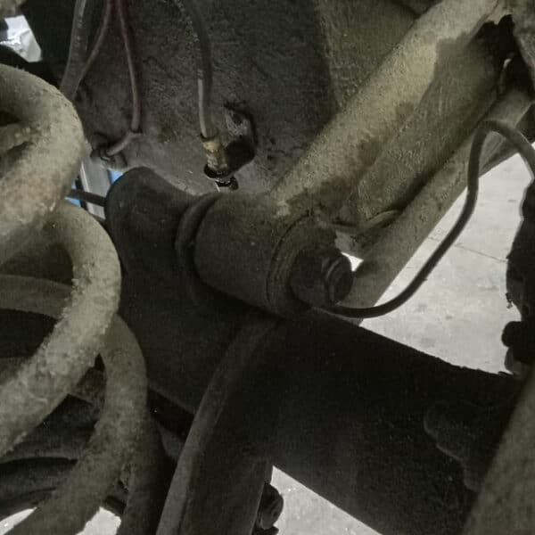 14032025 1969 aston martin db6 suspension and steering hub strip (18)