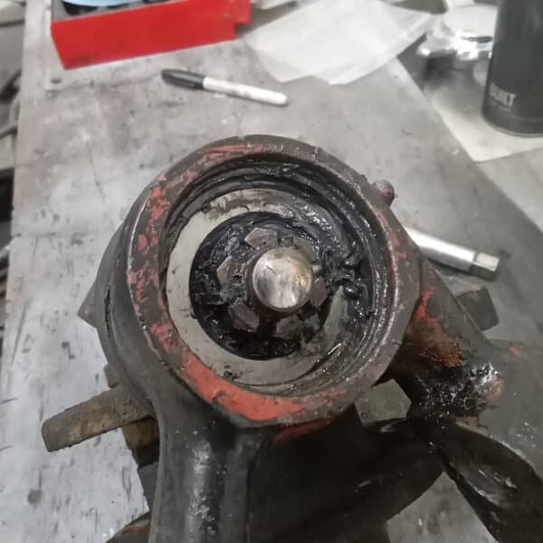 14032025 1969 aston martin db6 suspension and steering hub strip (20)