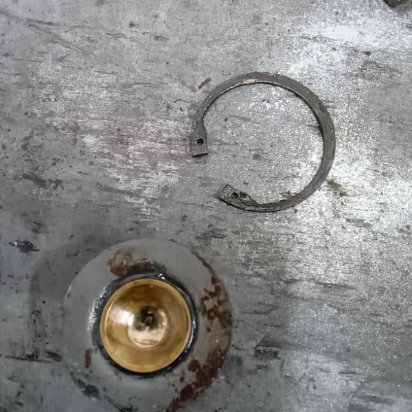 14032025 1969 aston martin db6 suspension and steering hub strip (21)