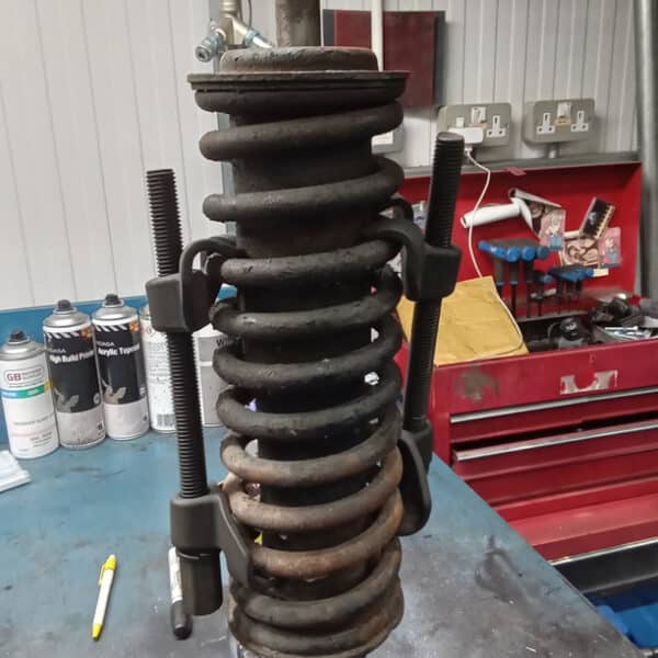 14032025 1969 aston martin db6 suspension and steering hub strip (25)