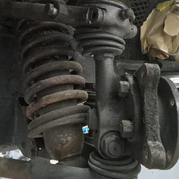 14032025 1969 aston martin db6 suspension and steering hub strip (3)